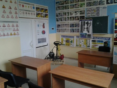 Курси водіїв в автошколі «Індикар» в Бердянську. Записуйтесь за знижкою.