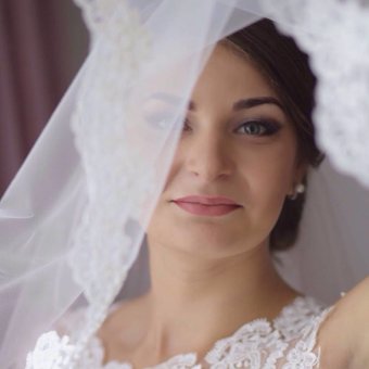 Wedding stylist-make-up artist Irina Kostenko in Kiev. Sign up for a discount.