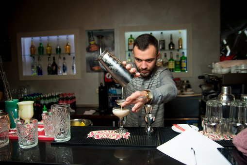 Lounge bar restaurant in the V&P complex in Transcarpathia. Pay for the hookah at a discount.