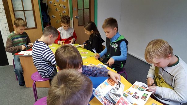 Preparatory classes at the Kid'Z Studio school on Poznyaky in Kiev. Book your child at a discount.