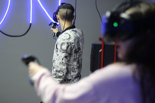 Virtual world in the MirVR club in Odessa. Sign up for the game at a discount.