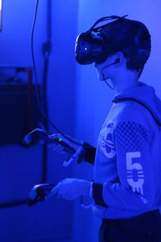 Rent of a virtual reality helmet in the MirVR club in Odessa. Order by promotion.