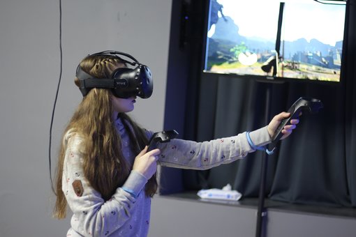Virtual reality games at the MirVR club in Odessa. Come for the promotion.