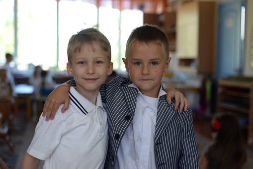 Lessons at the Montessori microschool in Dnipro. Sign up with a discount
