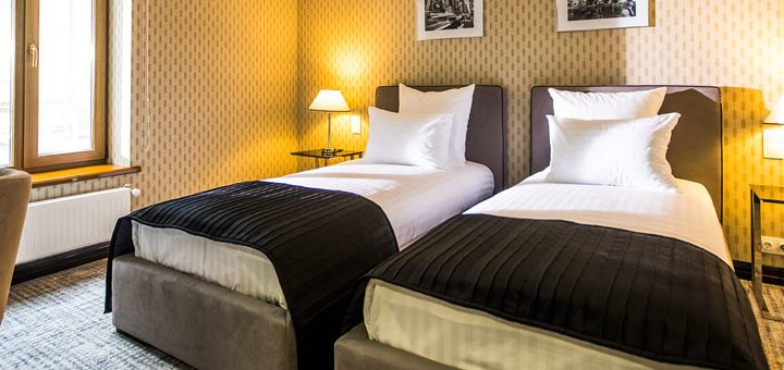 Discounts for holidays at the &quot;wall street hotel&quot; 4
