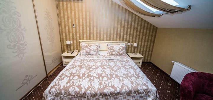 Discounts for holidays at vintage hotel30