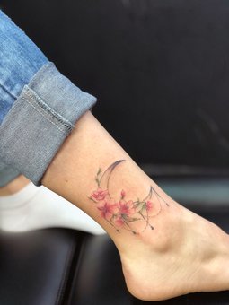 Tattoos sketches in the tattoo studio "Mama do not abuse" in Brovary. Sign up to the master of the action.
