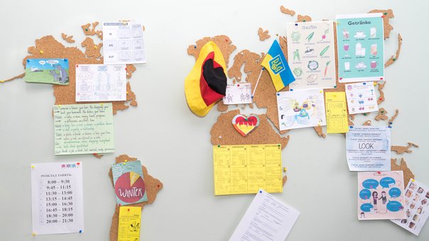 Courses of nimetskoy movi in the school of foreign languages "Lingua Alliance" near Vinnitsa. Sign up with a book