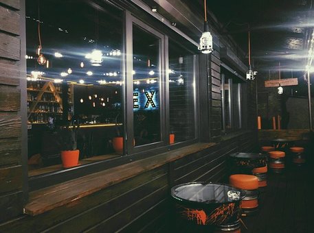 Летняя терраса в кальянной «Exit Bar» в Днепре. Заказать со скидкой