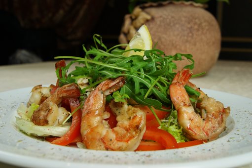 European cuisine of the Palmira restaurant in Dnipro. Celebrate birthdays with a discount.