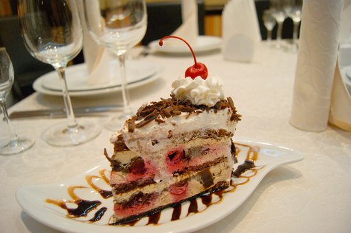 Desserts at the Pal'mira coffee shop in Dnipro. Order at a discount.