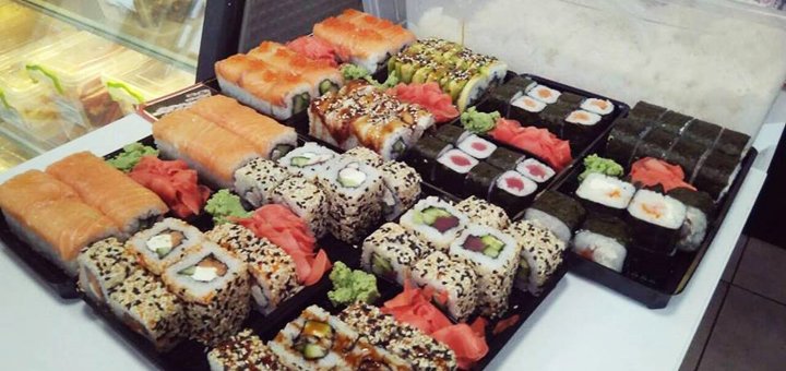 Promotions and discounts in the network of sushi markets "Two Pirates"