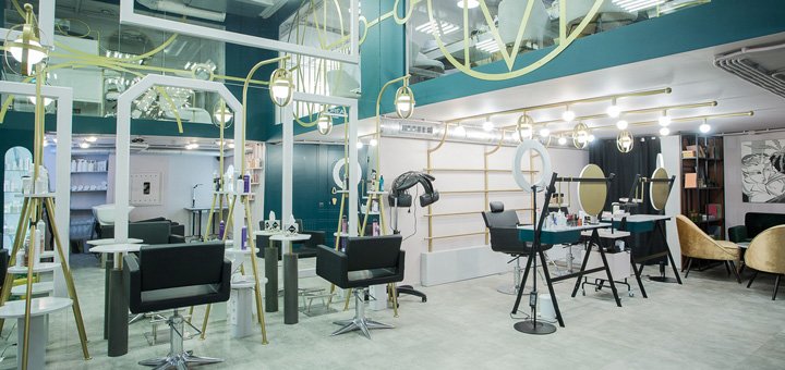 Салон красоты «Backstage beauty salon». Услуги стилиста со скидкой