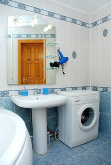 A bathroom in a four-room apartment "Wellcome24" in Kiev. Shoot at a discount.