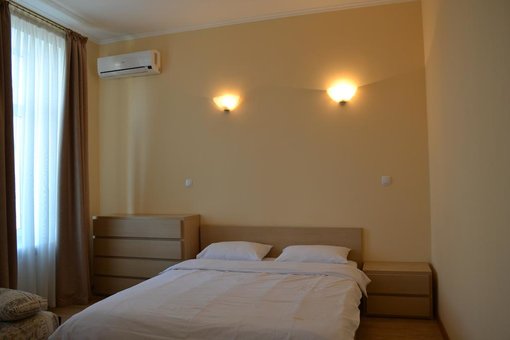 Двомісний номер з балконом в апарт-готелі «Heart Kiev Apart Hotel» в Києві. Забронювати номер по акції