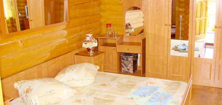 https://cdn1.pokupon.ua/uploaded/merchant_pages/10365/images/original/Люкс_однокомнатный_в_деревянном_срубе2.jpg