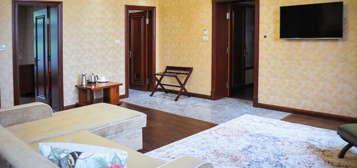 https://cdn1.pokupon.ua/uploaded/merchant_pages/12722/images/original/Shangrila713149.jpg