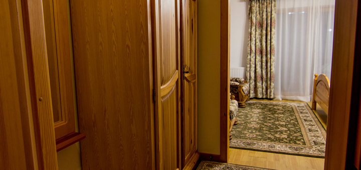 https://cdn1.pokupon.ua/uploaded/merchant_pages/19843/images/original/IMG_3072-1400x500.jpg.pagespeed.ce.LWptfT8Jae.jpg