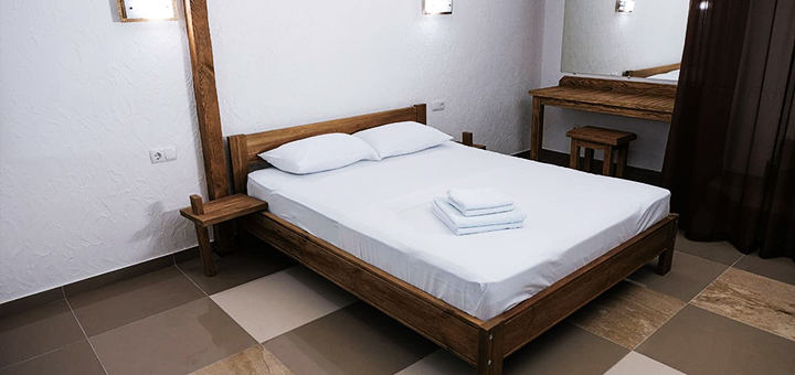 https://cdn1.pokupon.ua/uploaded/merchant_pages/3940/images/original/otel-panorama-v-kirillovke-nomer-studiya-5.jpg
