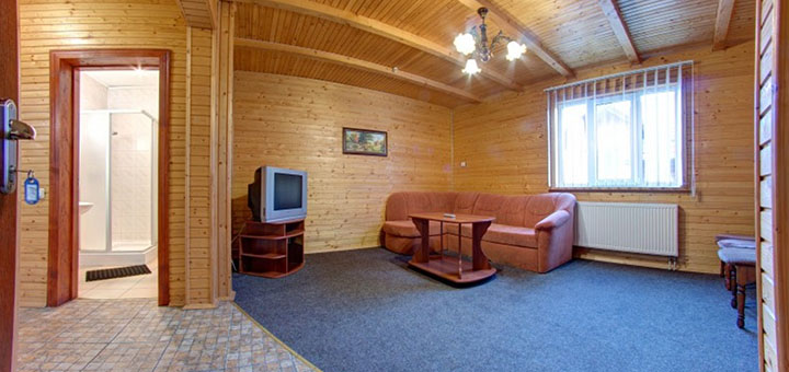 https://cdn1.pokupon.ua/uploaded/merchant_pages/4940/images/original/house-1.jpg