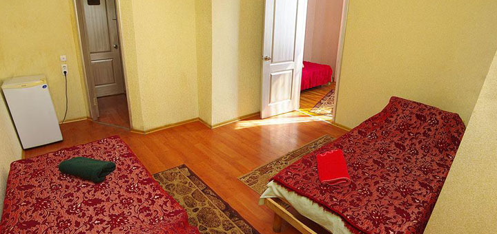 https://cdn1.pokupon.ua/uploaded/merchant_pages/8760/images/original/Четырехместный_номер1.jpg