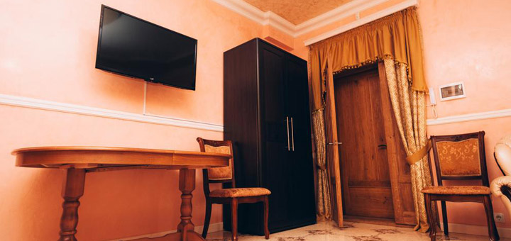 https://cdn1.pokupon.ua/uploaded/merchant_pages/8829/images/original/Сімейний_люкс.jpg
