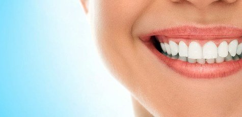 Профессиональная чистка зубов в «Dental Clinic»