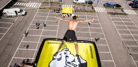 Скидка 50% на пыжки на подушке «Big Air Bag»