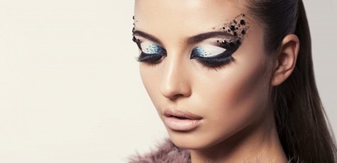Обучение наращиванию ресниц в школе «Tori Lash»