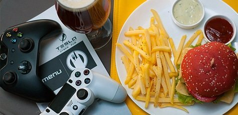 50% на кухню, игру PlayStation в пабе в «TESLA»