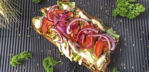 Скидка 30% на кухню в уличном кафе «MamaYa Eatery»