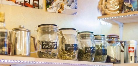 Cкидка 30% на кофе, чай и сладости в «Santorini»