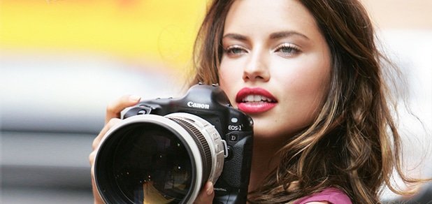 https://cdn1.pokupon.ua/uploaded/new_campaign_pictures/226730/data/main620x292/devushki-adriana-lima-modeli-kamery-canon.jpg?1481270996
