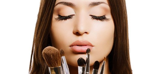 https://cdn1.pokupon.ua/uploaded/new_campaign_pictures/23825/data/main620x292/makeup1.jpg?1392023424