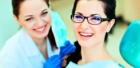 Установка фотополимерной пломбы в «UNIQUM CLINIC»