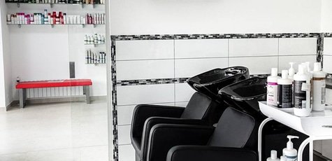 Маникюр в салоне «Avalon Hair&Nails Studio»