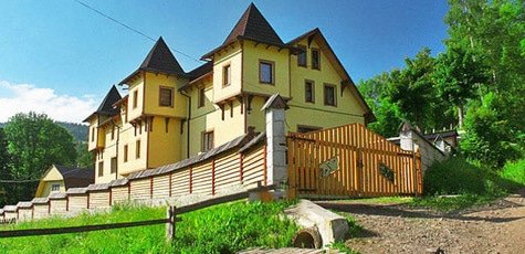 От 3 дней отдыха в отеле «Берлога» в Славском