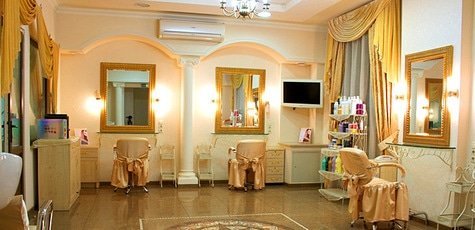 Маникюр, педикюр в студии красоты «Victoria Style»