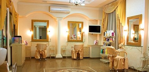 Педикюр, маникюр в студии красоты «Victoria Style»