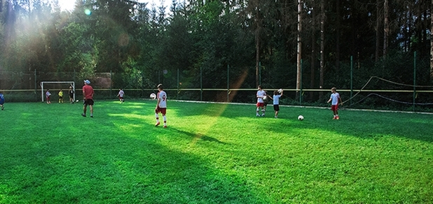 https://cdn1.pokupon.ua/uploaded/new_campaign_pictures/259266/data/main620x292/football3.jpeg?1488458482