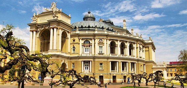 https://cdn1.pokupon.ua/uploaded/new_campaign_pictures/30950/data/main620x292/central-odessa-9.jpg?1409313318