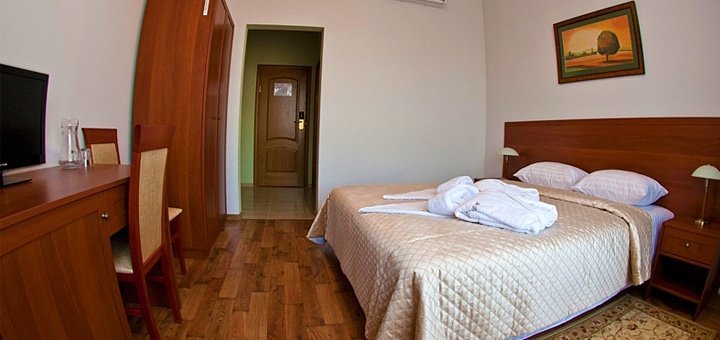 https://cdn1.pokupon.ua/uploaded/new_campaign_pictures/37682/data/main720x340/revita-main-3.jpg?1422356707