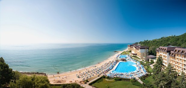 https://cdn1.pokupon.ua/uploaded/new_campaign_pictures/394646/data/main620x292/Roza-Pokupon-Banner-Bulgaria-1.jpg?1489491308