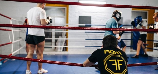 https://cdn1.pokupon.ua/uploaded/new_campaign_pictures/396372/data/main620x292/fight.jpg?1490347385