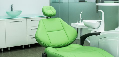 УЗ-чистка зубов + Air Flow в «Dental Clinic»