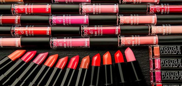https://cdn1.pokupon.ua/uploaded/new_campaign_pictures/404867/data/main620x292/Pudra_Cosmetics_M_5.jpg?1493816918