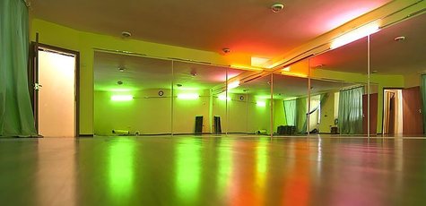 Занятия Pole dance в студии «Kitty Meow»