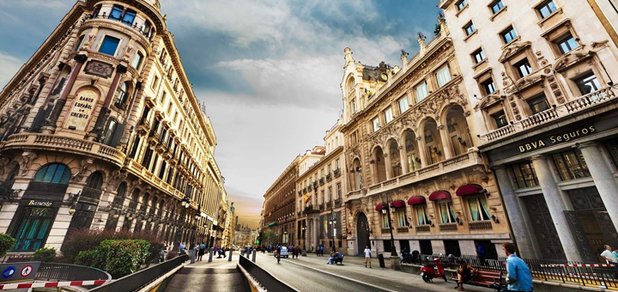 https://cdn1.pokupon.ua/uploaded/new_campaign_pictures/407544/data/main620x292/Spain-streets.jpg?1495529481