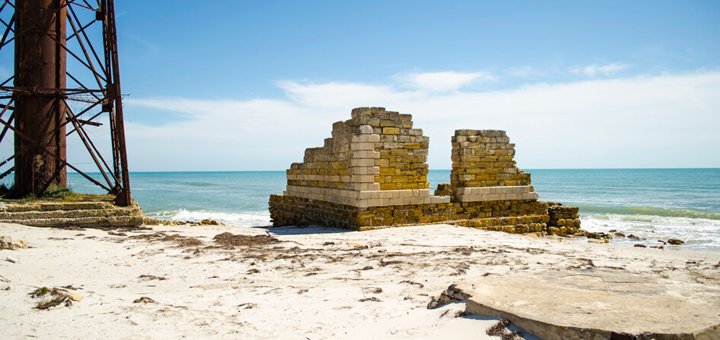 https://cdn1.pokupon.ua/uploaded/new_campaign_pictures/407799/data/main720x340/majak-i-zdanie_1.jpg?1495615188
