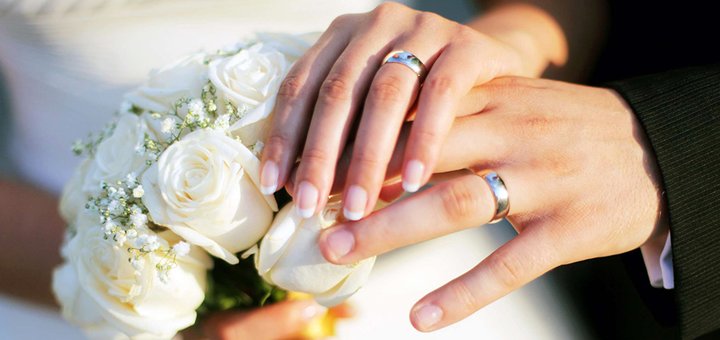 https://cdn1.pokupon.ua/uploaded/new_campaign_pictures/412308/data/main720x340/banner-zlatoua-sale-wedding-rings-4.jpg?1498058001